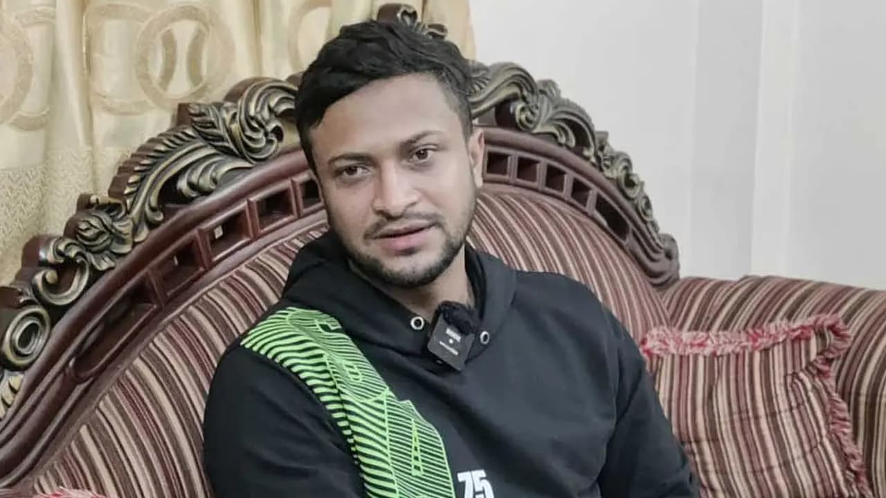 ‘বলেছে, এক কোটি টাকা দিলে নাম কেস থেকে উঠিয়ে দেবে’