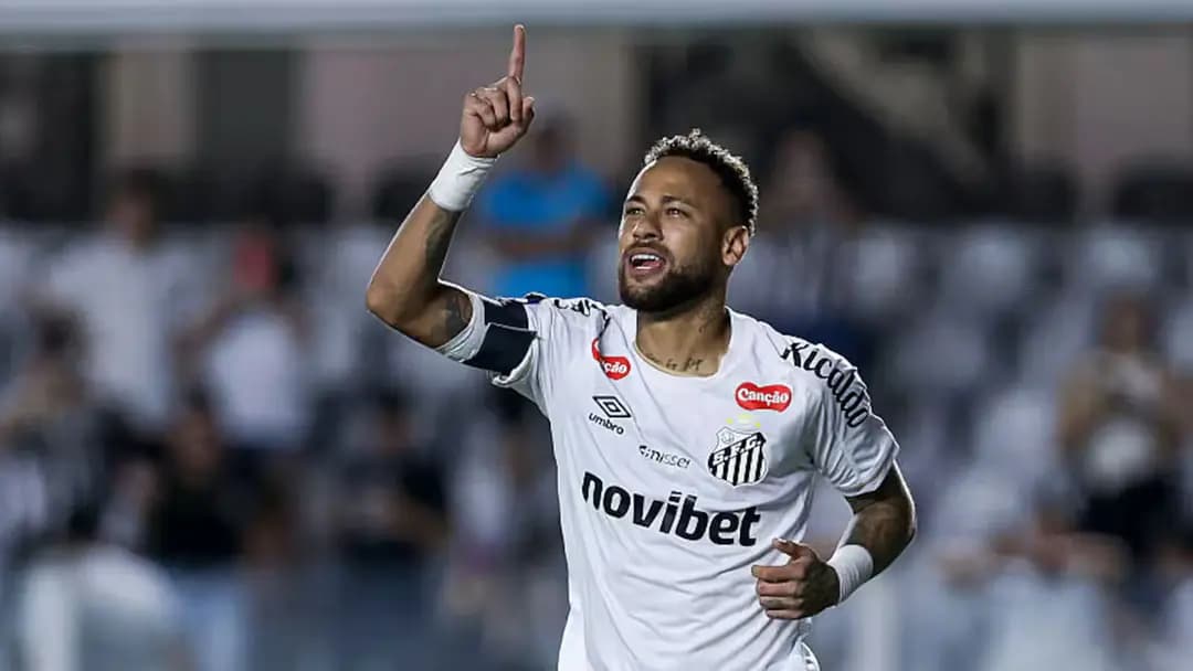 গোলের পর ভক্ত ‘মোটা’ বলায় তর্কে জড়ালেন নেইমার