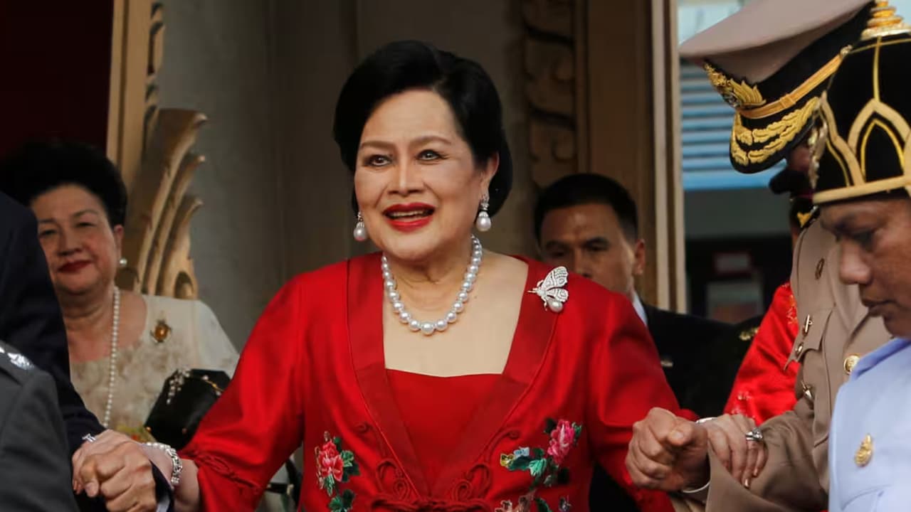 থাইল্যান্ডের সাবেক রানি সিরিকিত মারা গেছেন