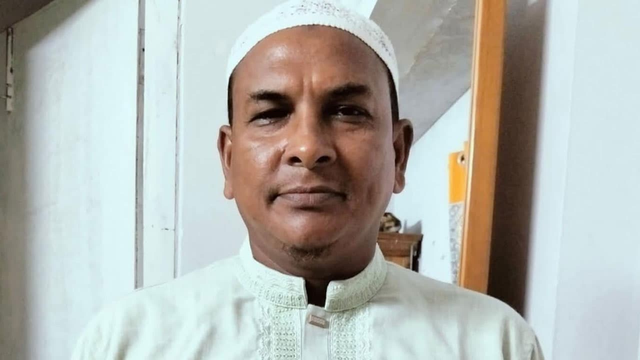 ওমরা পালন শেষে বাড়ি ফেরা হলো না আজাদের