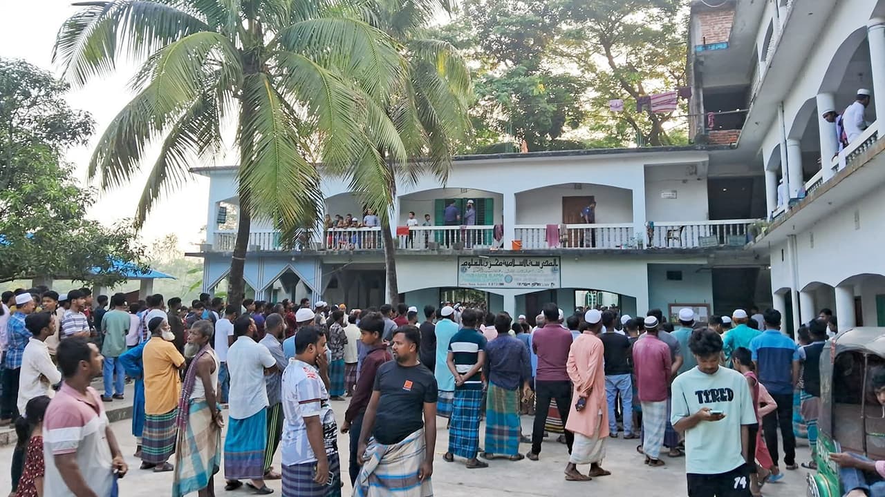 ক্রিকেট খেলা নিয়ে তর্ক, মাদরাসাছাত্রকে গলা কেটে হত্যা