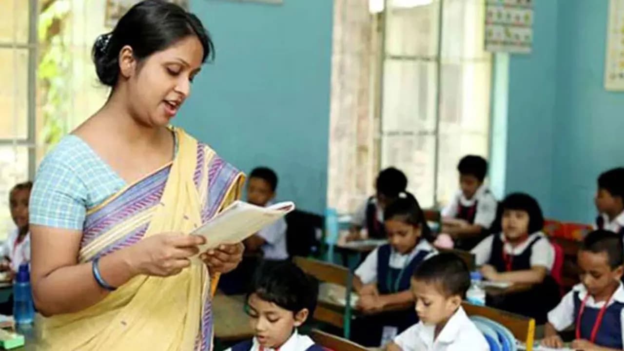 সুখবর পেলেন প্রাথমিক বিদ্যালয়ের শিক্ষকরা