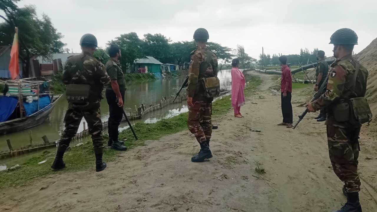 অবৈধ বালু ব্যবসায় বেড়েছে নদী ভাঙন-সড়কের ক্ষতি, দুইজনের কারাদণ্ড