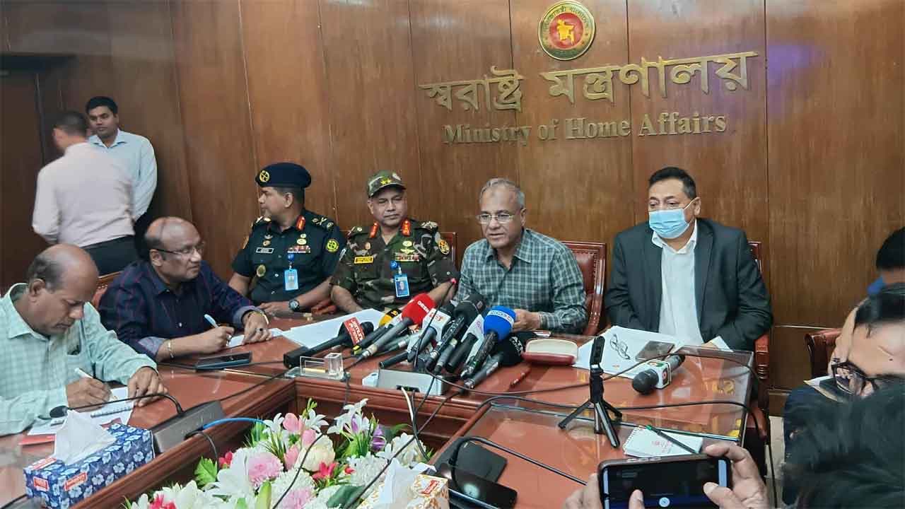 স্বরাষ্ট্র উপদেষ্টা ১৩ নভেম্বর ঘিরে শক্ত অবস্থানের জন্য প্যাট্রোলিং বাড়ানো হয়েছে