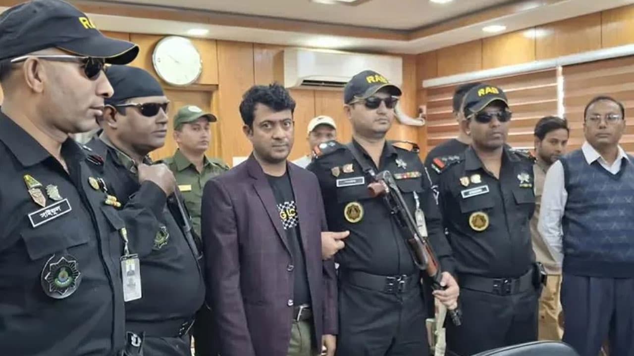 ঋণের নামে ৯ কোটি টাকা আত্মসাৎ, আনসার-ভিডিপি ব্যাংকের ম্যানেজার কারাগারে