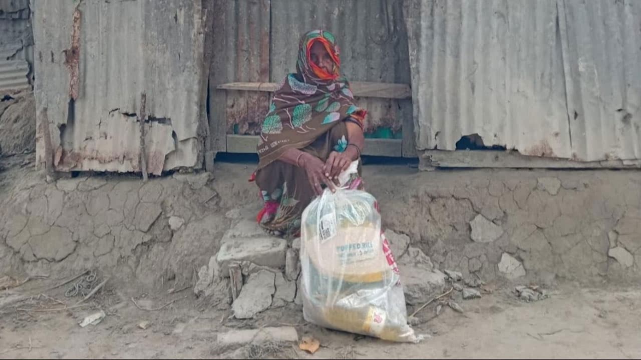 নিঝুমদ্বীপে ৫০ অসহায় পরিবারের পাশে আস-সুন্নাহ ফাউন্ডেশন