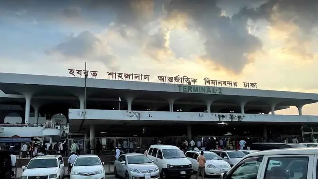 বিমানবন্দর থেকে সাবেক ছাত্রলীগ নেতা আটক