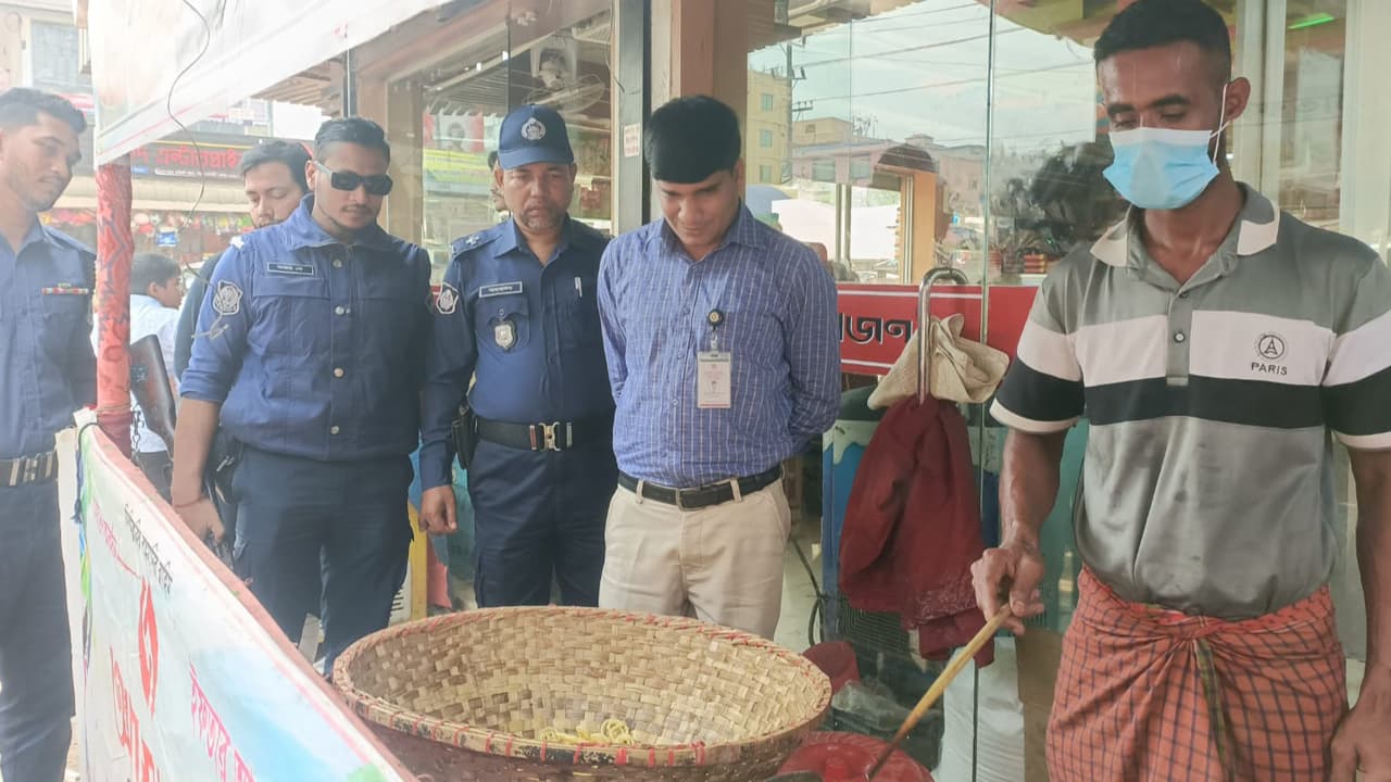 বাসি জিলাপি পুনরায় ভেজে বিক্রির চেষ্টা, জরিমানা ১০ হাজার টাকা