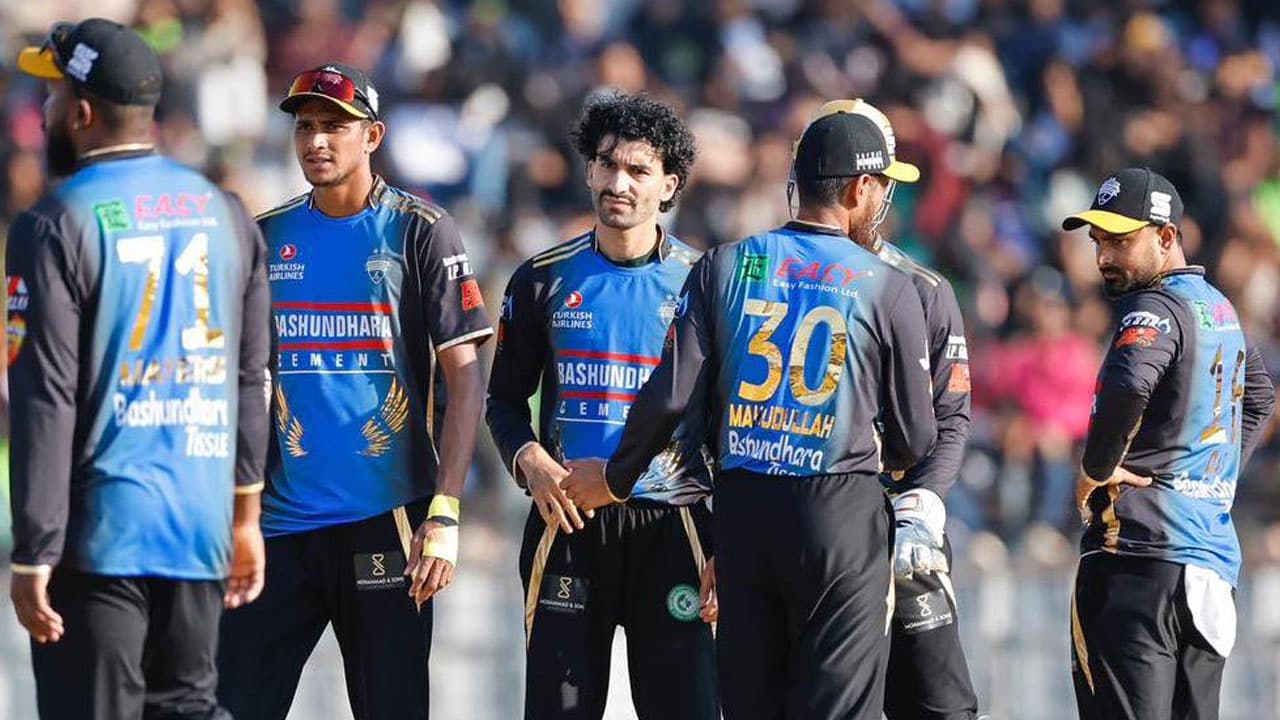 রংপুর, ঢাকা নাকি নোয়াখালী, প্লে-অফের দৌড়ে কে এগিয়ে?