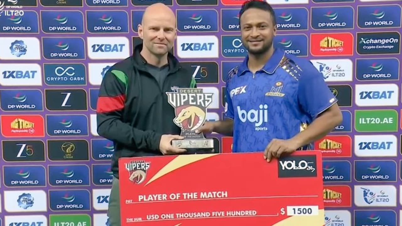 ৪৫ বার ম্যাচসেরা হয়ে রশিদ-হেলসের পাশে সাকিব