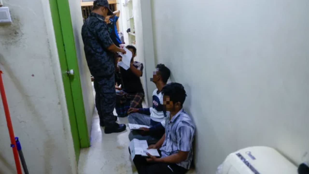 কুয়ালালামপুরে অভিযানে বাংলাদেশিসহ আটক ১৫০