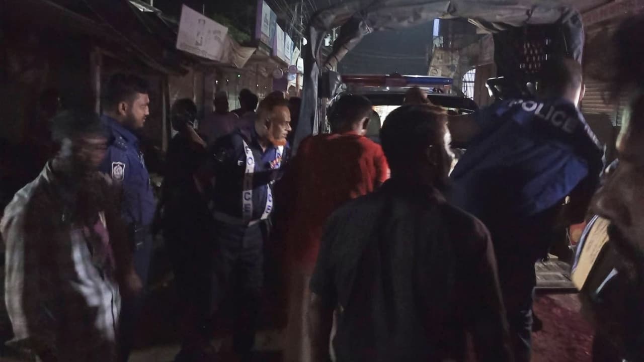 নোয়াখালীতে অবৈধভাবে অকটেন মজুত, আটক ২