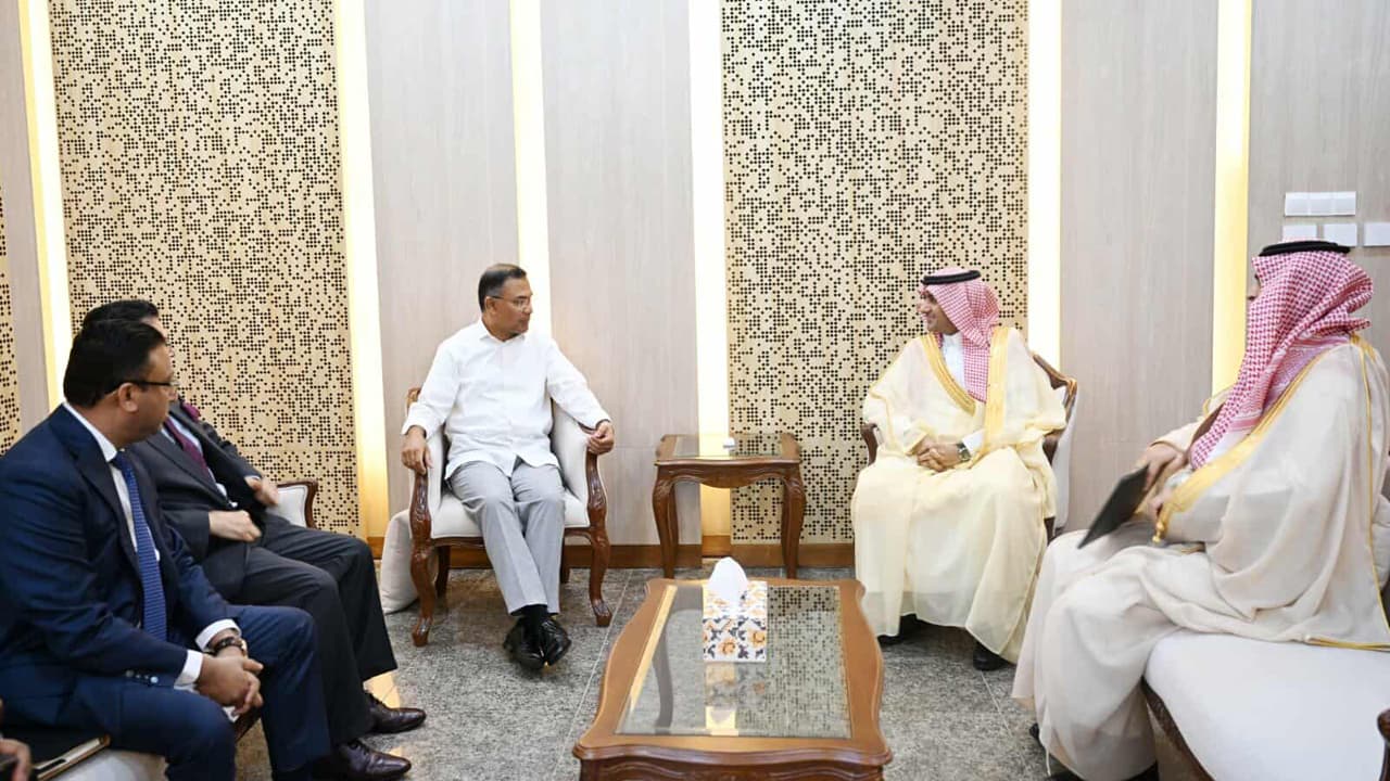 প্রধানমন্ত্রী তারেক রহমানের সঙ্গে সৌদি আরবের রাষ্ট্রদূতের সাক্ষাৎ