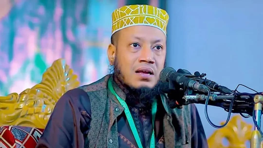 আমির হামজার বিরুদ্ধে গ্রেপ্তারি পরোয়ানা