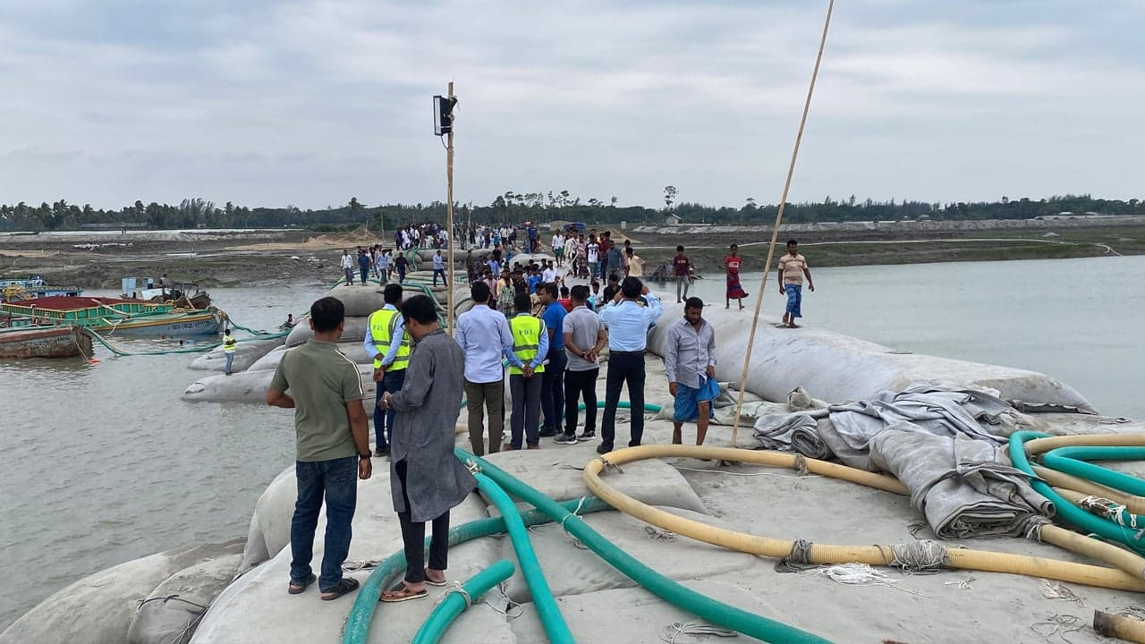 বামনী নদীতে ক্লোজার বাঁধের কাজ শেষ পর্যায়ে, উপকৃত হবেন ৯ লাখ মানুষ