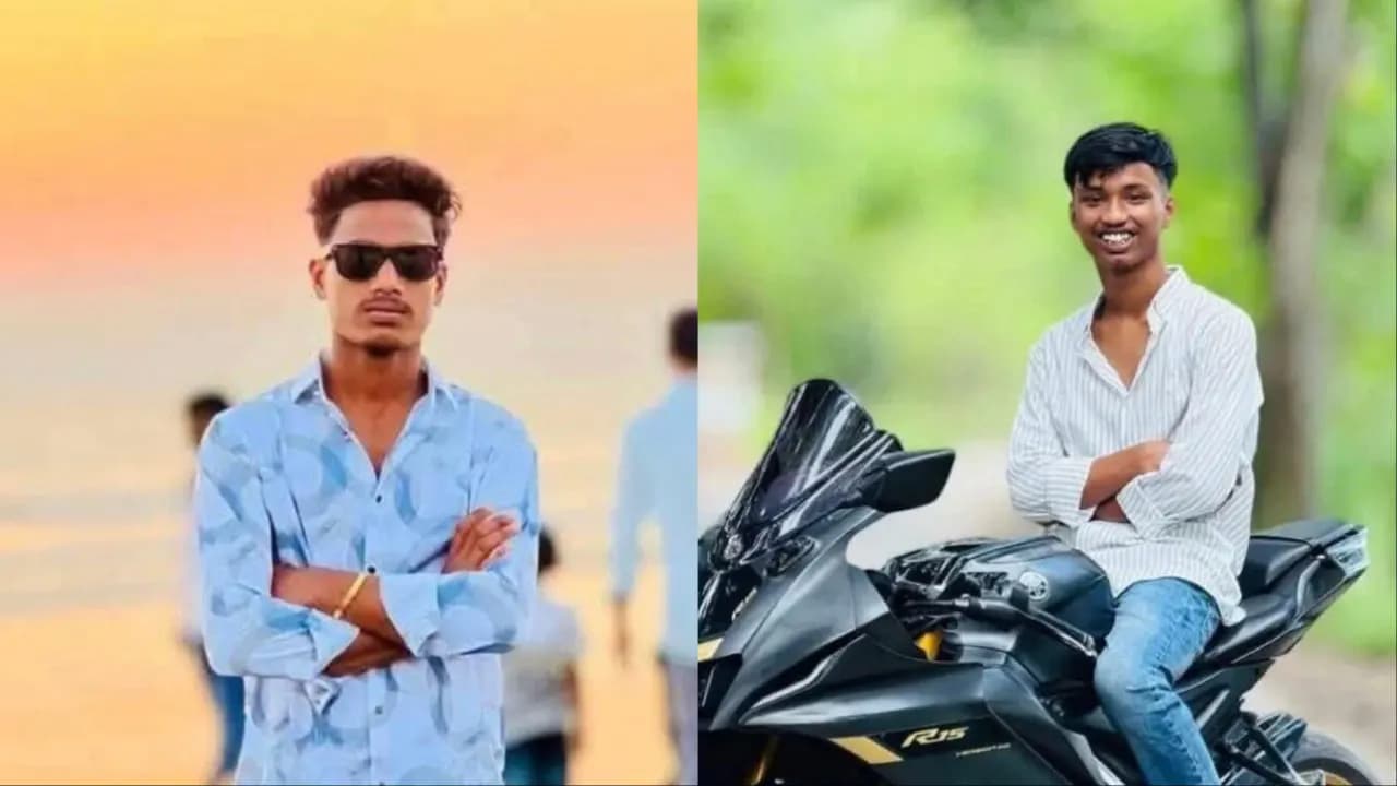 কবিরহাটে পিকআপভ্যানের সঙ্গে মোটরসাইকেলের সংঘর্ষে নিহত দুই