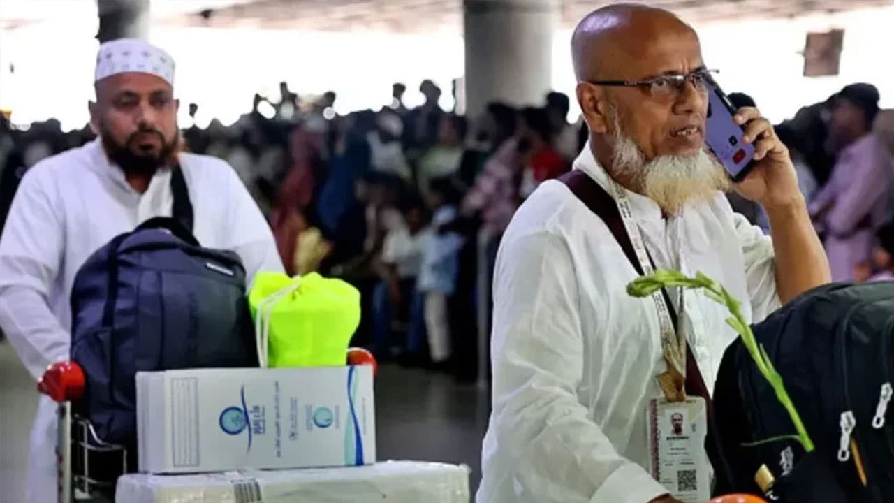 হজ পালন শেষে ফিরেছেন ৬১ হাজার ৬৯৭ বাংলাদেশি