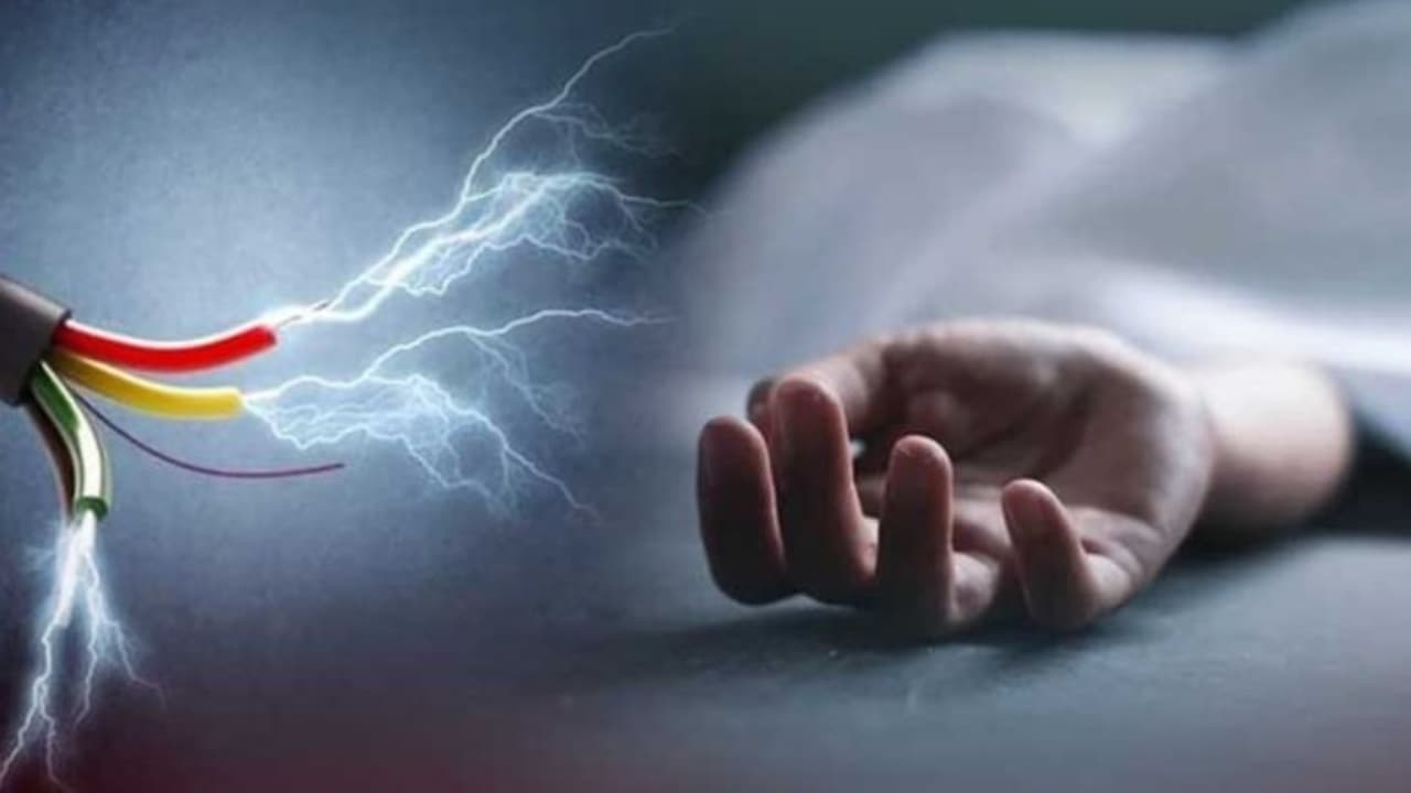 অটোরিকশায় চার্জ দেওয়ার সময় বিদ্যুৎস্পর্শে চালকের মৃত্যু